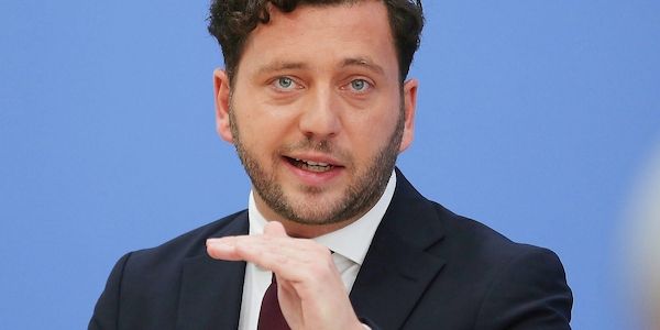 Banaszak gibt Berliner Landesverband bei Sondierungen freie Hand
