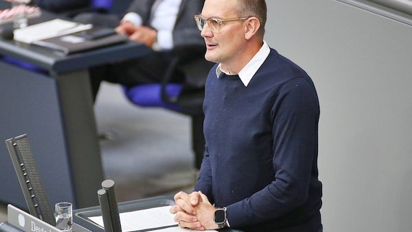 Grüne zweifeln an Stabilitätsversprechen bei GKV-Zusatzbeitrag