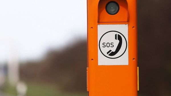 Verkehrsministerium prüft Einsparungen bei Notrufsäulen