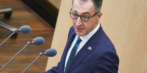 Infratest: Grüne bleiben in Baden-Württemberg klar stärkste Kraft