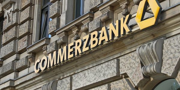 EZB erlaubt Unicredit Übernahme von Commerzbank