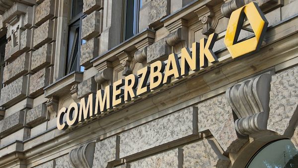 EZB erlaubt Unicredit Übernahme von Commerzbank