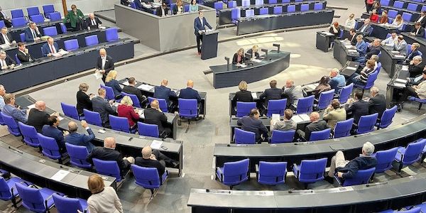 Bundestag beschließt "Frühstartrente"