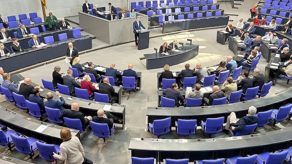 Bundestag beschließt "Frühstartrente"