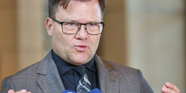 Verbrenner-Aus-Aus: Schneider fordert CO2-Ausgleich