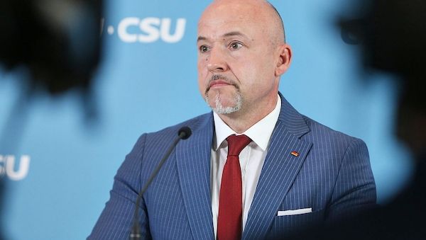 CSU bezeichnet Berlin-Sondierungen nach Emde-Post als "Lachnummer"