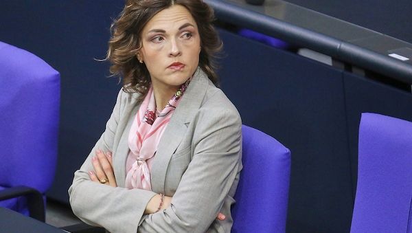 Ostbeauftragte will "Schutzschild" für Zivilgesellschaft