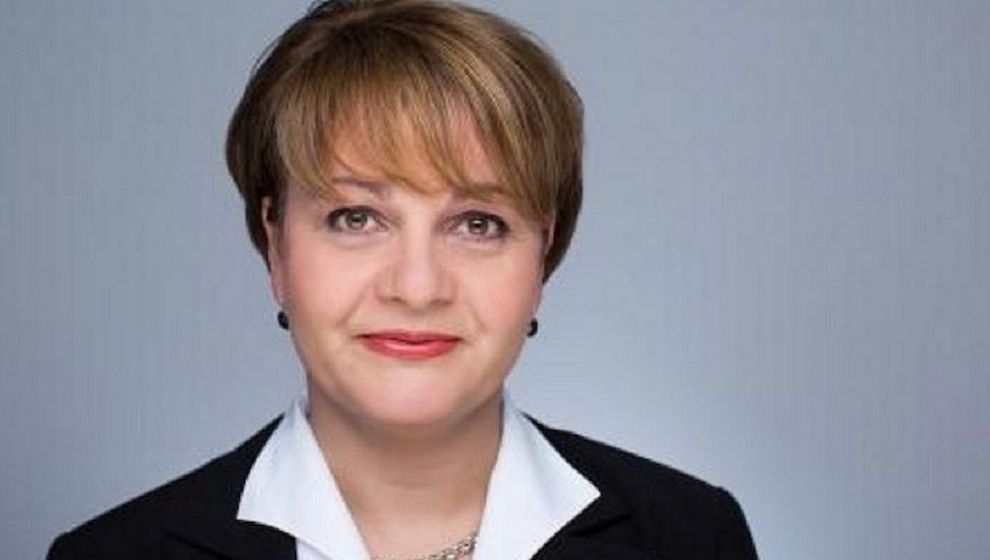 Ideal Versicherungen Cornelia Schmid: Spezialistin für private Pflegeversicherungen in Baden-Württemberg