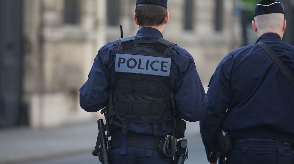 Frankreich ordnet "begrenzte" Ausgangssperren an