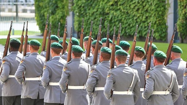 Frei und Miersch bekräftigen Unterstützung für Soldaten in Litauen