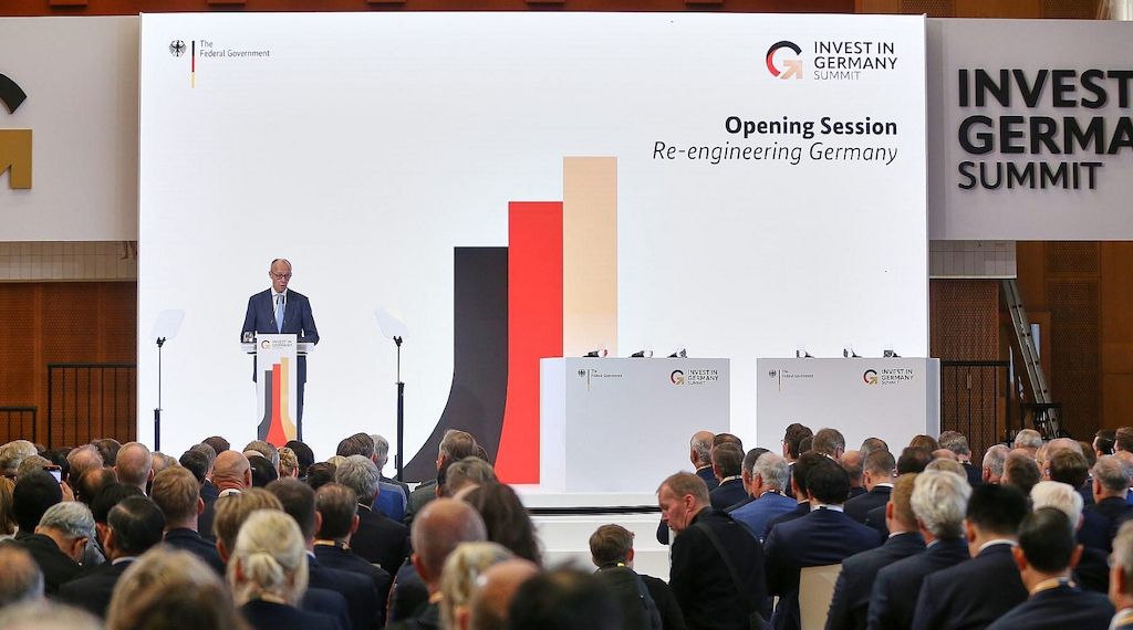 Merz verspricht Investoren "bestmögliche Rahmenbedingungen"