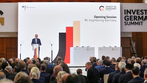 Merz verspricht Investoren "bestmögliche Rahmenbedingungen"
