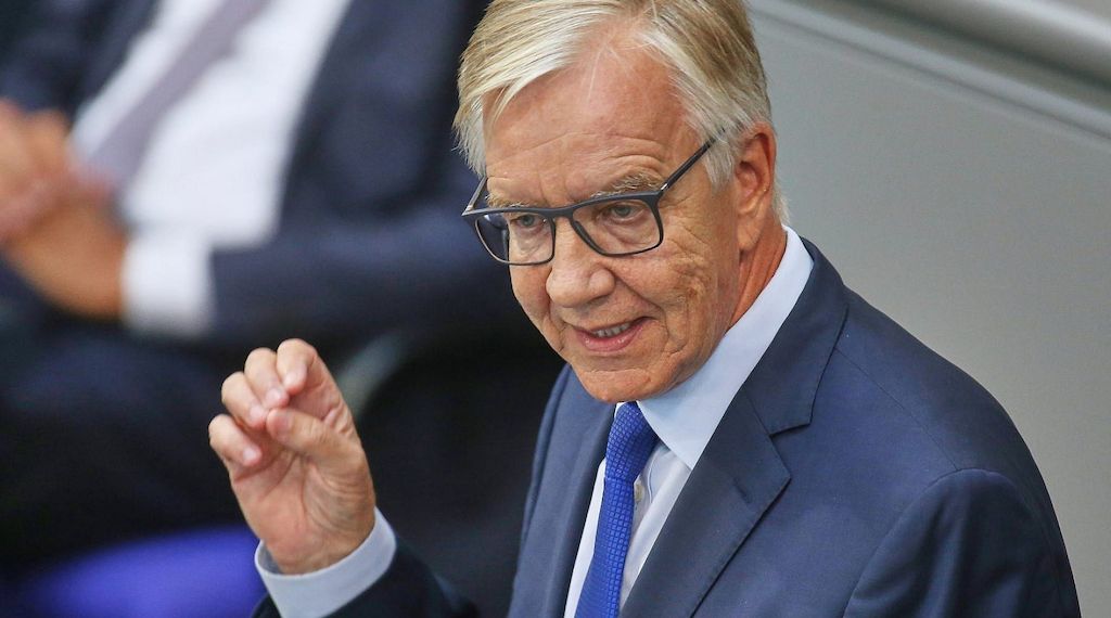 Bartsch macht Klingbeil für Tabaksteuer-Panne verantwortlich