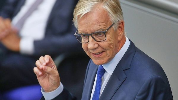 Bartsch macht Klingbeil für Tabaksteuer-Panne verantwortlich