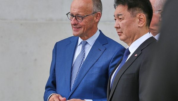 Mongolischer Präsident im Kanzleramt empfangen