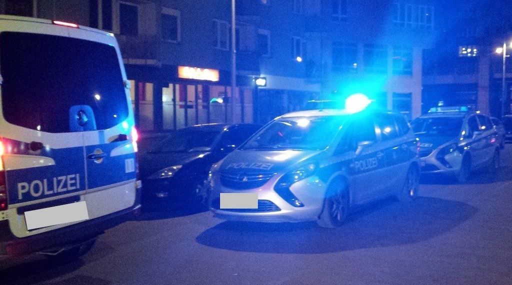 Einsatz in einem Hotel in Berlin-Lichtenberg endet mit Angriff auf Polizeibeamten