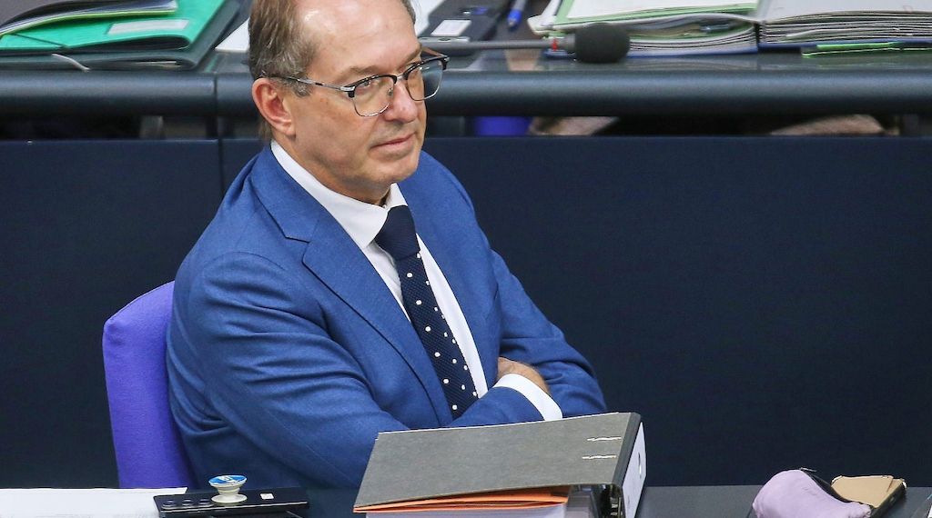 Bundesinnenminister Dobrindt kündigt "Investitionsschutzgesetz" an