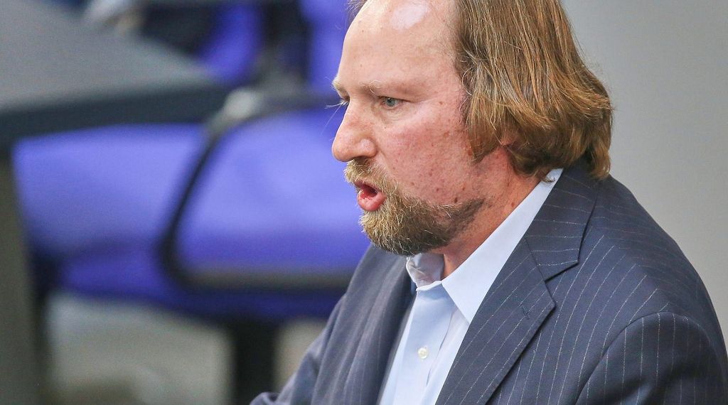 Hofreiter will Bundeswehr-Einsatz gegen Russlands Schattenflotte