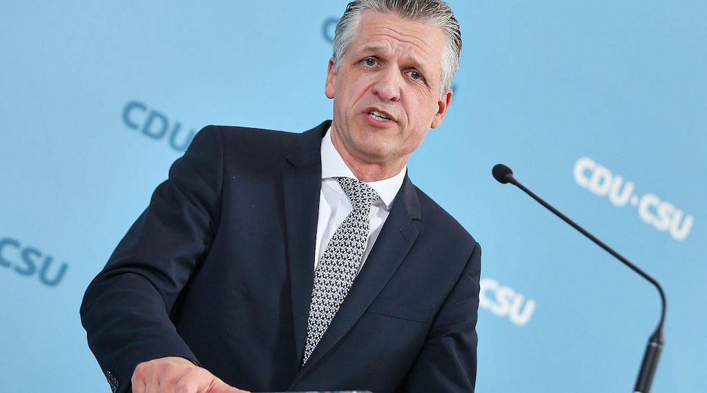 Frei lässt Aigner-Festlegung offen