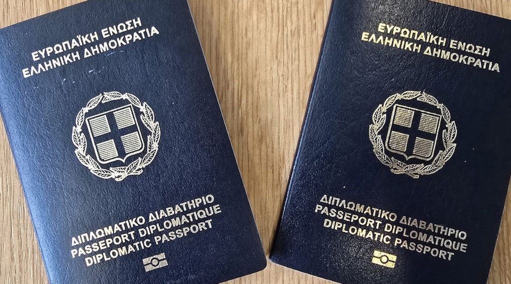 Zwei irakische Staatsangehörige mit gefälschten Diplomatenpässen am Flughafen München erwischt