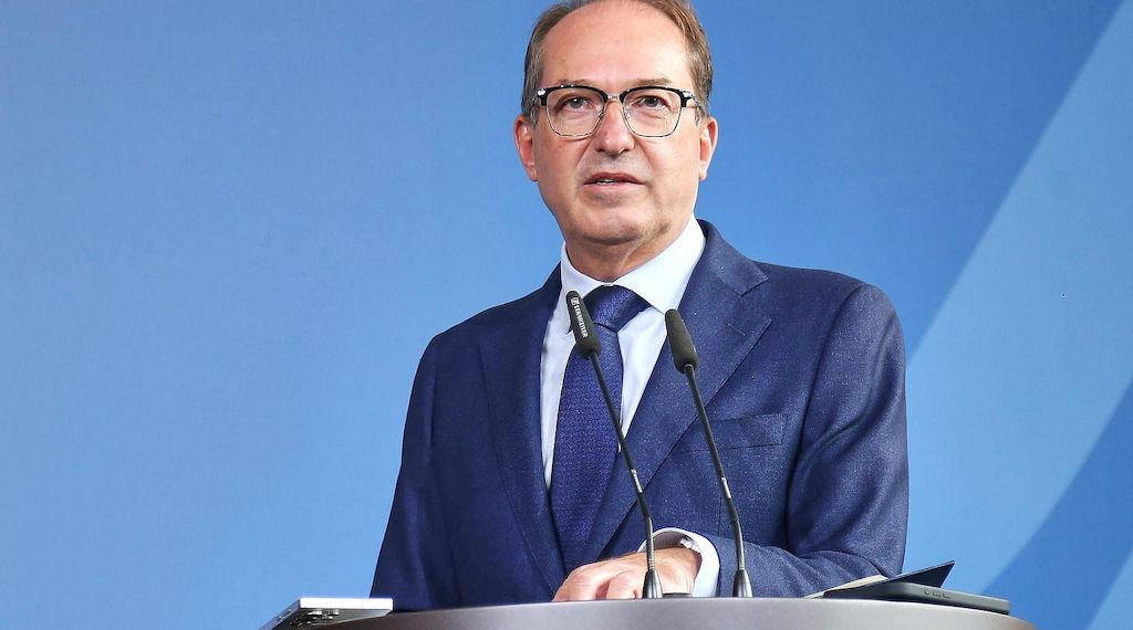 SPD-Abgeordnete kritisieren Dobrindts Investitionsschutzgesetz