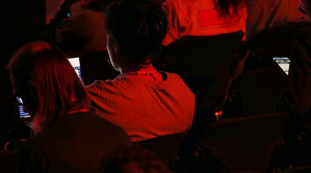 Mehrheit junger Menschen für Einschränkung von Influencer-Werbung