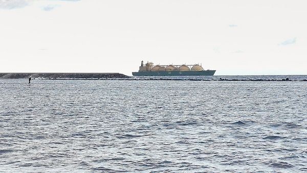 Deutsche ReGas nimmt zweites LNG-Schiff in Mukran in Betrieb